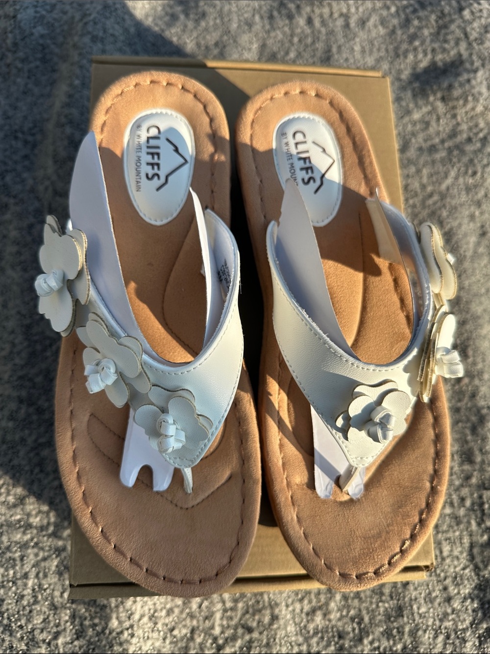 Cliffs by WHITE MOUNTAIN White Floral Toe-Post Sandals